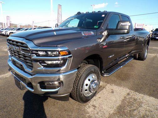 Granite Crystal Metallic Clearcoat 2026 RAM 3500 Big Horn Crew Cab 4x4 8' Box