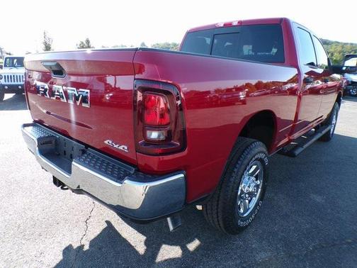 2026 RAM 3500 Tradesman Crew Cab 4x4 6'4' Box