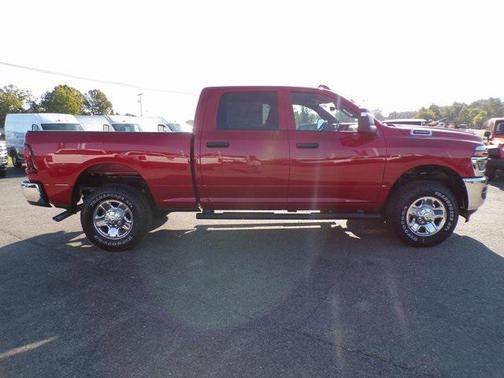 2026 RAM 3500 Tradesman Crew Cab 4x4 6'4' Box