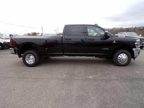 2026 RAM 3500 Big Horn Crew Cab 4x4 8' Box