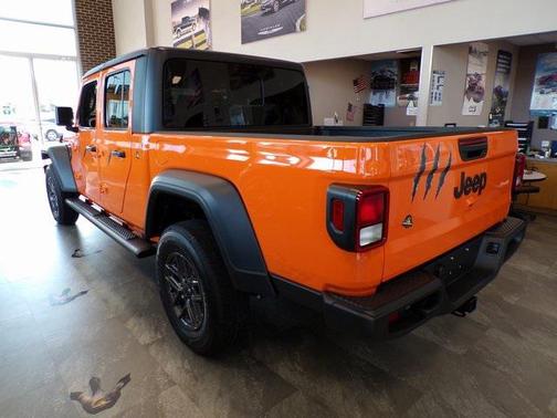 2025 Jeep Gladiator Sport S