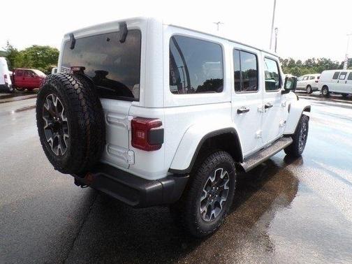 2025 Jeep Wrangler 4-Door Sahara 4x4