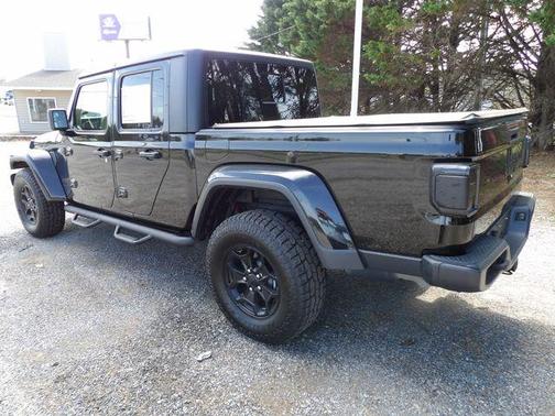 Black Clearcoat 2021 Jeep Gladiator Willys 4x4