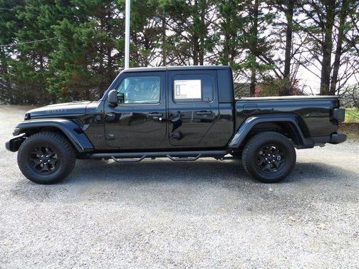 Black Clearcoat 2021 Jeep Gladiator Willys 4x4