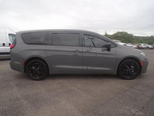 2023 Chrysler Pacifica Hybrid Limited