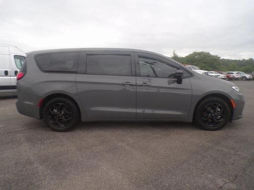 2023 Chrysler Pacifica Hybrid Limited