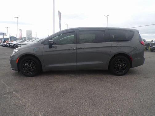 2023 Chrysler Pacifica Hybrid Limited