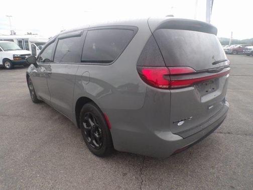 2023 Chrysler Pacifica Hybrid Limited