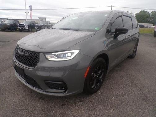 2023 Chrysler Pacifica Hybrid Limited