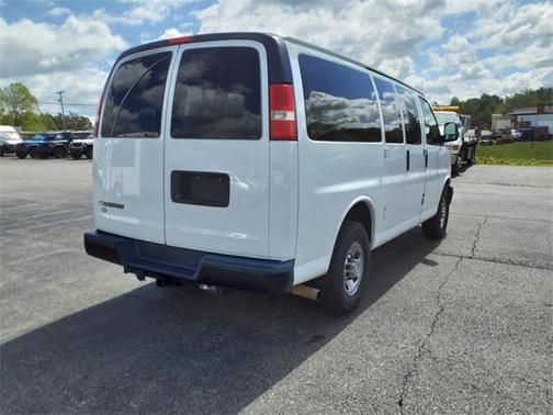 2018 Chevrolet Express 2500 LS