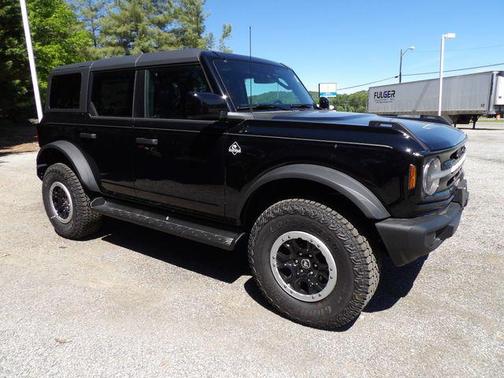 Shadow Black 2026 Ford Bronco Outer Banks