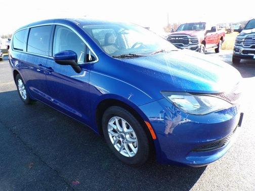 2021 Chrysler Voyager LX