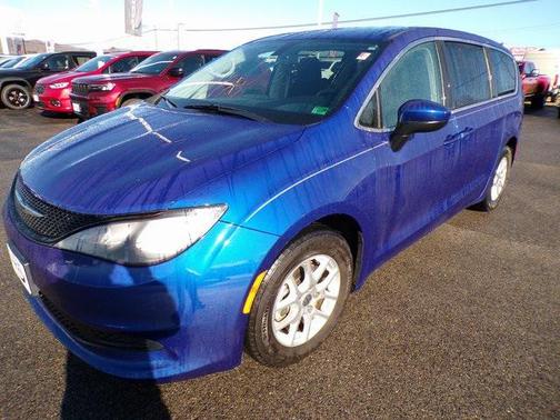 2021 Chrysler Voyager LX
