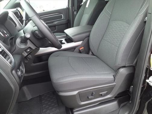 2025 RAM 2500 Big Horn Crew Cab 4x4 6'4' Box