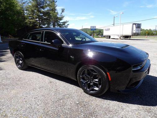 Diamond Black Crystal Pearlcoat 2026 Dodge Charger R/T