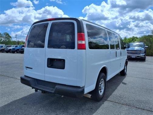 2018 Chevrolet Express 2500 LS