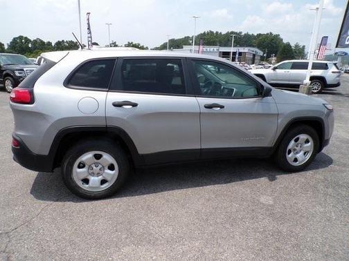 2016 Jeep Cherokee Sport