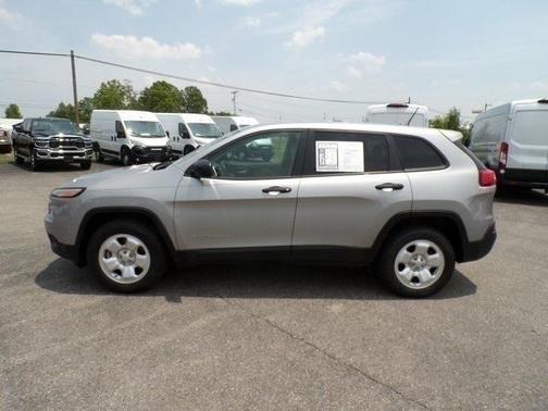 2016 Jeep Cherokee Sport