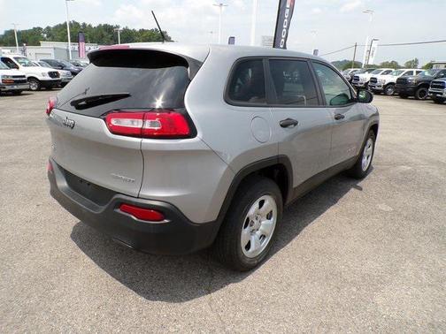 2016 Jeep Cherokee Sport