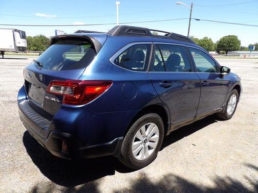 Abyss Blue Pearl 2019 Subaru Outback 2.5i