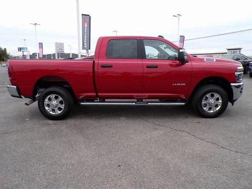 2025 RAM 2500 Big Horn Crew Cab 4x4 6'4' Box