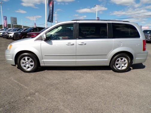 2009 Chrysler Town & Country Touring