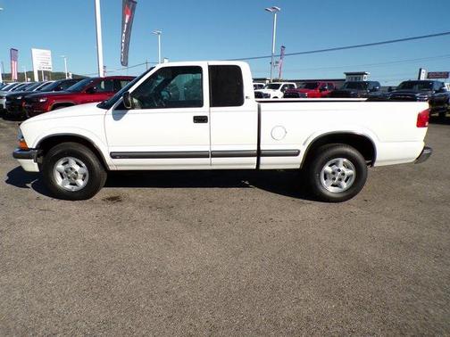 2002 Chevrolet S-10 Base