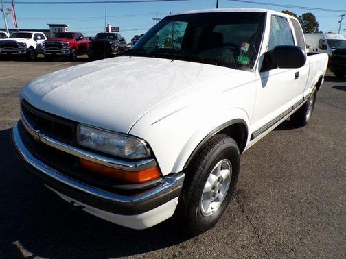 2002 Chevrolet S-10 Base