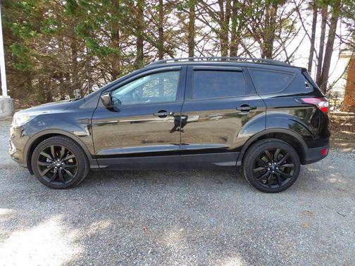 Shadow Black 2018 Ford Escape SE