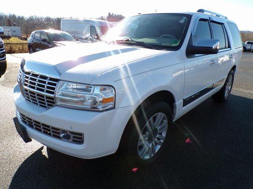 2011 Lincoln Navigator Base
