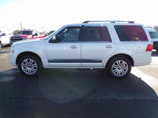 2011 Lincoln Navigator Base