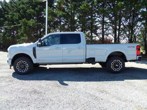 Avalanche 2026 Ford F-350 Platinum