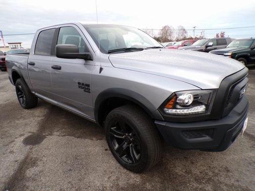 2024 RAM 1500 Classic Warlock Crew Cab 4x4 5'7' Box