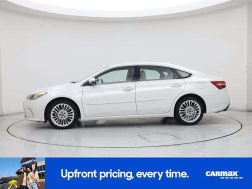White 2017 Toyota Avalon Limited