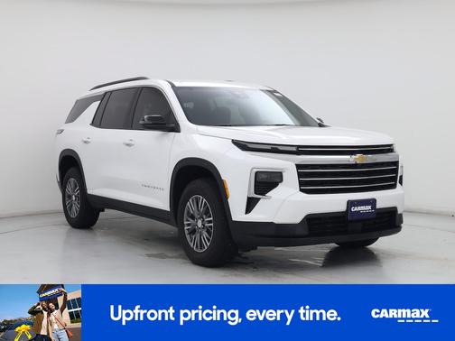 White 2025 Chevrolet Traverse LT