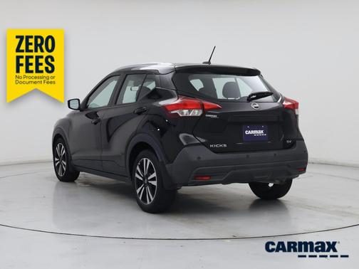Black 2020 Nissan Kicks SV