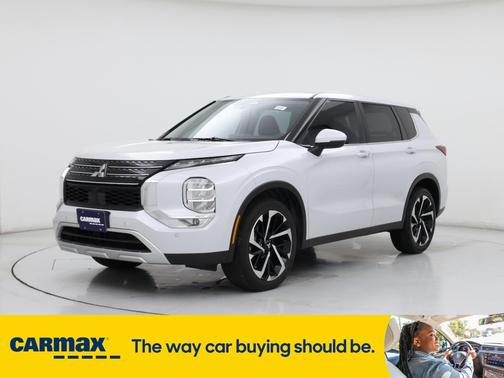 2023 Mitsubishi Outlander SE