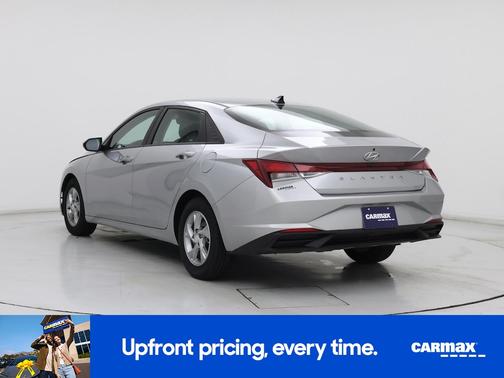 2022 Hyundai ELANTRA SE