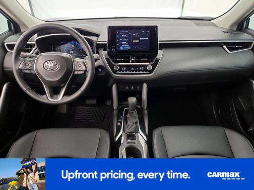 2025 Toyota Corolla Cross XLE