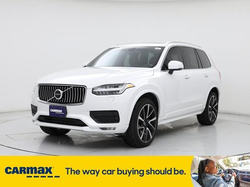 2022 Volvo XC90 T6 Momentum