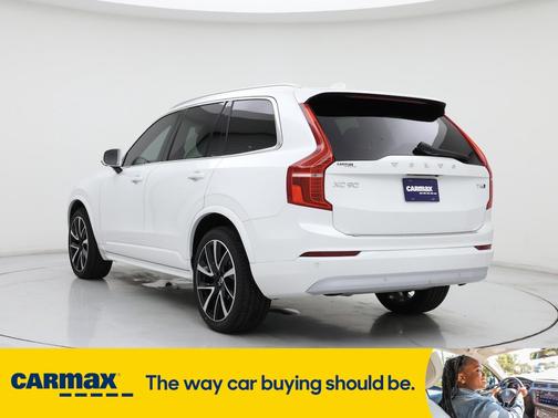 2022 Volvo XC90 T6 Momentum