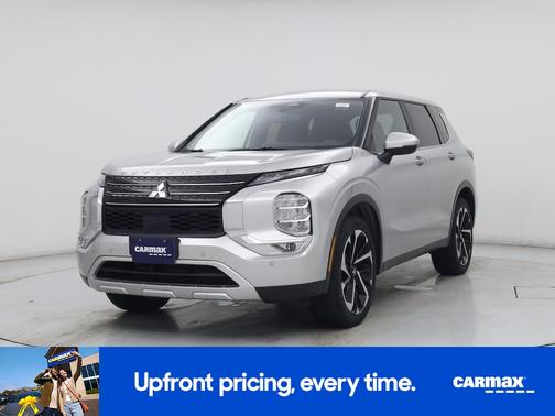 Silver 2024 Mitsubishi Outlander SE