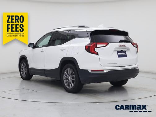 White 2024 GMC Terrain SLT