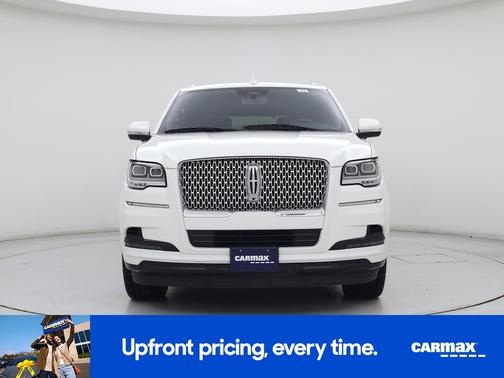 White 2024 Lincoln Navigator Reserve