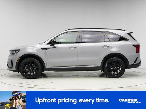 Gray 2023 Kia Sorento SX