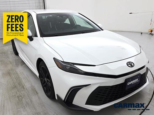 White 2025 Toyota Camry SE