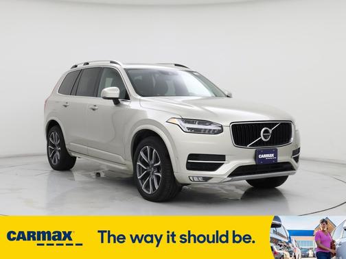 2017 Volvo XC90 T6 Momentum