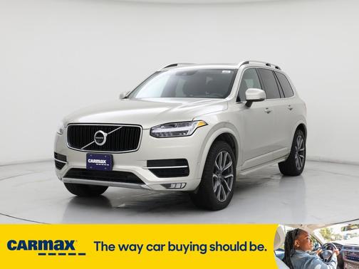 2017 Volvo XC90 T6 Momentum