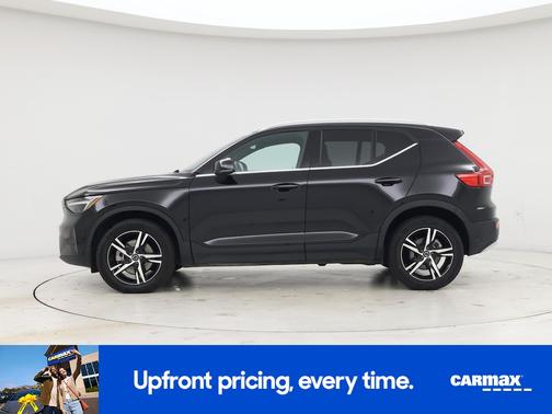 2025 Volvo XC40 B5 Core Bright Theme