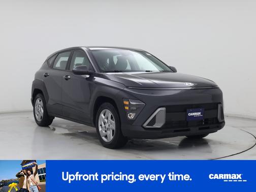 Gray 2024 Hyundai KONA SE